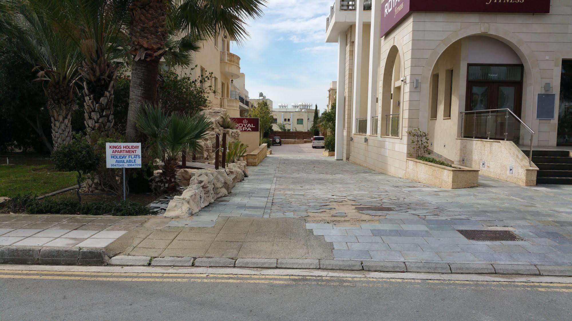 King'S Holiday Apartments Paphos Exterior photo